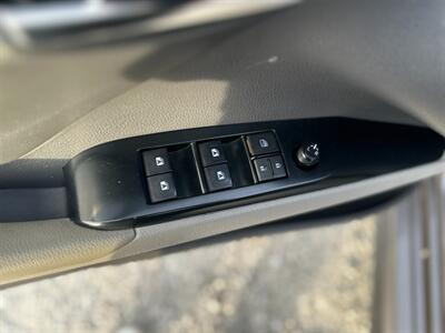 2020 Toyota Camry SE   - Photo 19 - Logansport, IN 46947