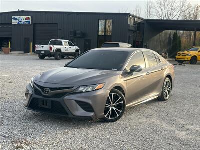 2020 Toyota Camry SE   - Photo 1 - Logansport, IN 46947