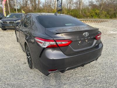 2020 Toyota Camry SE   - Photo 4 - Logansport, IN 46947