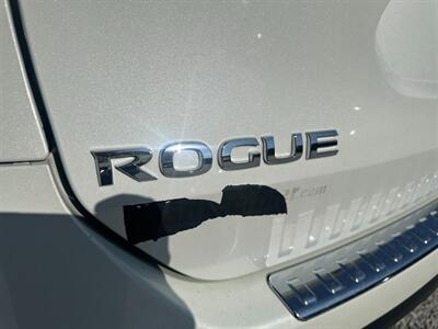2015 Nissan Rogue SL   - Photo 9 - Logansport, IN 46947