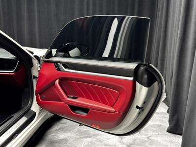 2022 Porsche 911 Turbo S   - Photo 30 - Pembroke Park, FL 33009