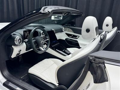 2025 Mercedes-Benz AMG SL 43 - Photo 2 - Pembroke Park, FL 33009
