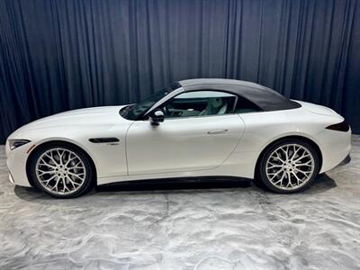 2025 Mercedes-Benz AMG SL 43 - Photo 6 - Pembroke Park, FL 33009