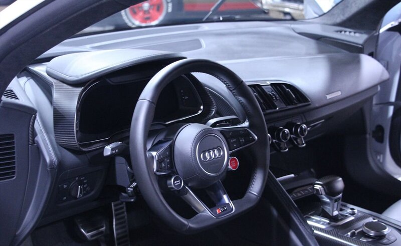 2017 Audi R8 5.2 quattro V10 photo