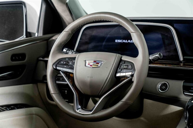 2023 Cadillac Escalade Sport Platinum photo