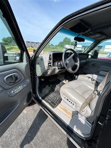 1999 GMC Suburban K1500 SLT   - Photo 5 - Mooresville, NC 28115