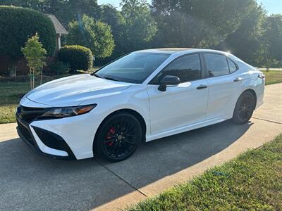 2022 Toyota Camry Hybrid SE Nightshade   - Photo 4 - Mooresville, NC 28115