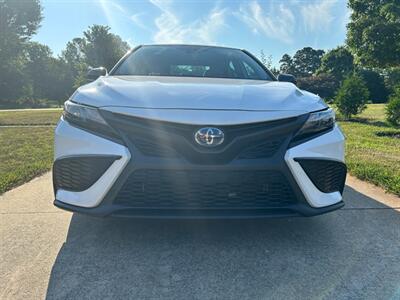 2022 Toyota Camry Hybrid SE Nightshade   - Photo 5 - Mooresville, NC 28115