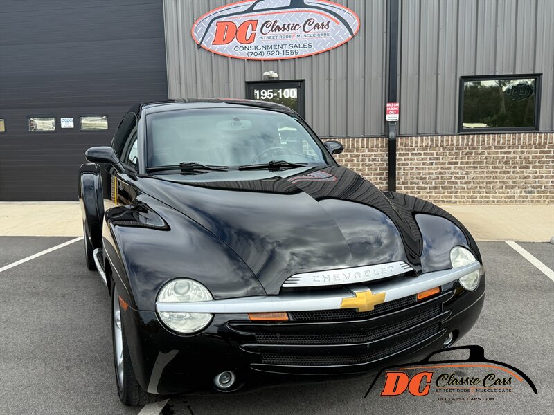 2004 Chevrolet SSR LS   - Photo 1 - Mooresville, NC 28115