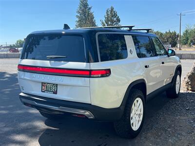 2023 Rivian R1S Adventure   - Photo 7 - Bend, OR 97702