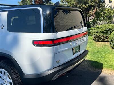 2023 Rivian R1S Adventure   - Photo 8 - Bend, OR 97702