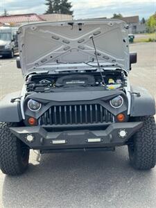 2014 Jeep Wrangler Sport   - Photo 9 - Milwaukie, OR 97267