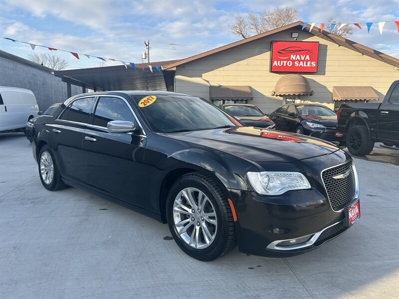 2017 Chrysler 300C   - Photo 1 - Lexington, NE 68850