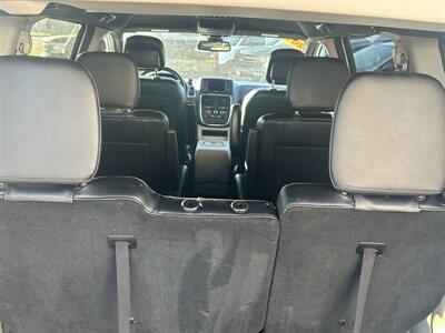 2019 Dodge Grand Caravan SXT   - Photo 6 - Lexington, NE 68850