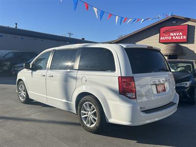 2019 Dodge Grand Caravan SXT   - Photo 4 - Lexington, NE 68850