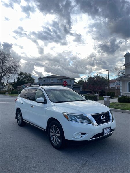 2014 Nissan Pathfinder S  