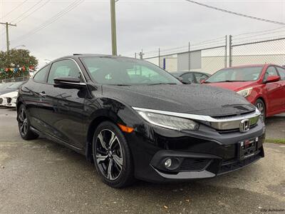 2017 Honda Civic Touring   - Photo 1 - Victoria, BC V8T 2W6