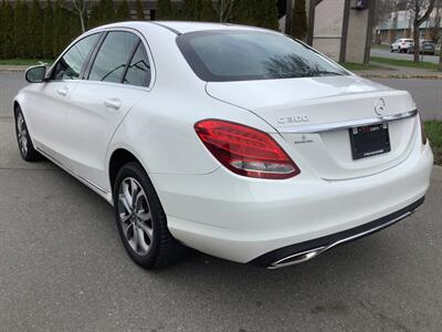 2018 Mercedes-Benz C 300 4MATIC   - Photo 7 - Victoria, BC V8T 2W6