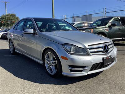 2012 Mercedes-Benz C 300 Luxury 4MATIC   - Photo 1 - Victoria, BC V8T 2W6