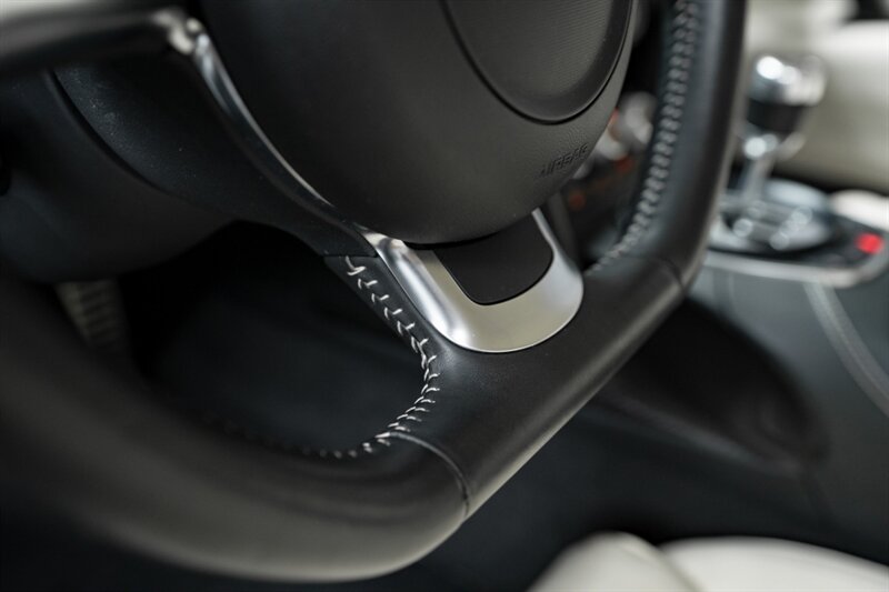 2010 Audi R8 5.2 quattro - Photo 39 - Huntington Beach, CA 92649