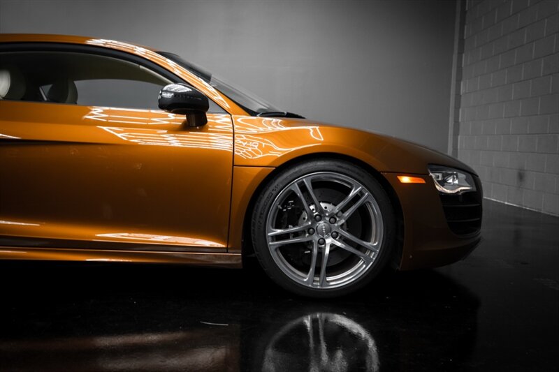 2010 Audi R8 5.2 quattro - Photo 86 - Huntington Beach, CA 92649