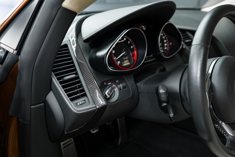 2010 Audi R8 5.2 quattro - Photo 43 - Huntington Beach, CA 92649