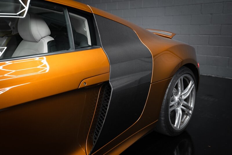 2010 Audi R8 5.2 quattro - Photo 23 - Huntington Beach, CA 92649