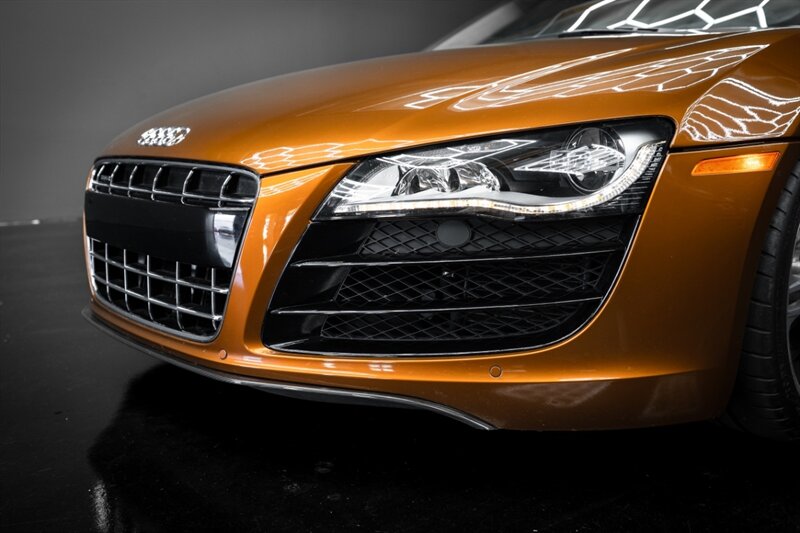 2010 Audi R8 5.2 quattro - Photo 17 - Huntington Beach, CA 92649