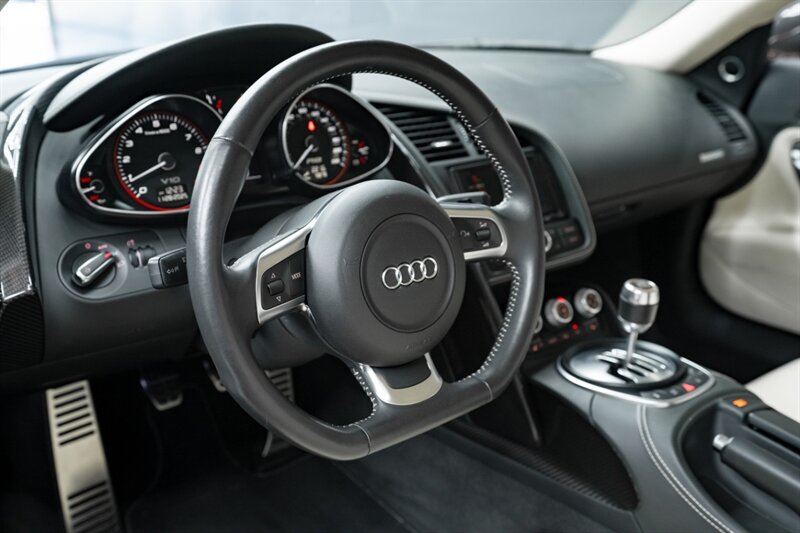 2010 Audi R8 5.2 quattro - Photo 35 - Huntington Beach, CA 92649