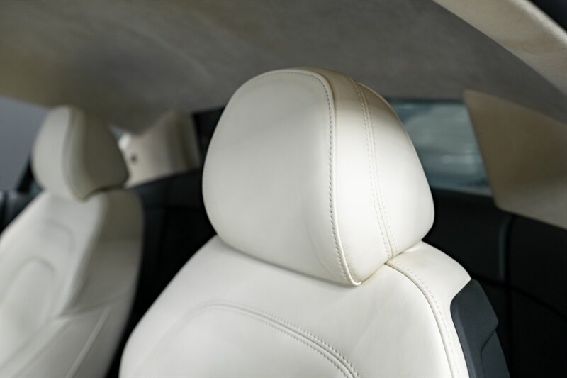 2010 Audi R8 5.2 quattro - Photo 32 - Huntington Beach, CA 92649