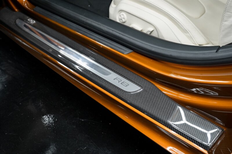 2010 Audi R8 5.2 quattro - Photo 56 - Huntington Beach, CA 92649