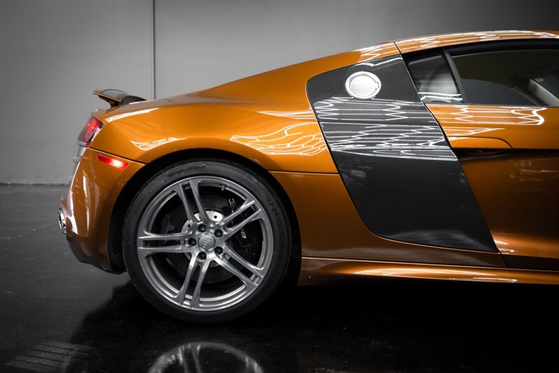 2010 Audi R8 5.2 quattro - Photo 87 - Huntington Beach, CA 92649