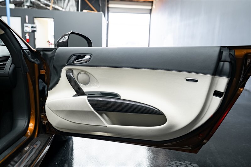 2010 Audi R8 5.2 quattro - Photo 72 - Huntington Beach, CA 92649