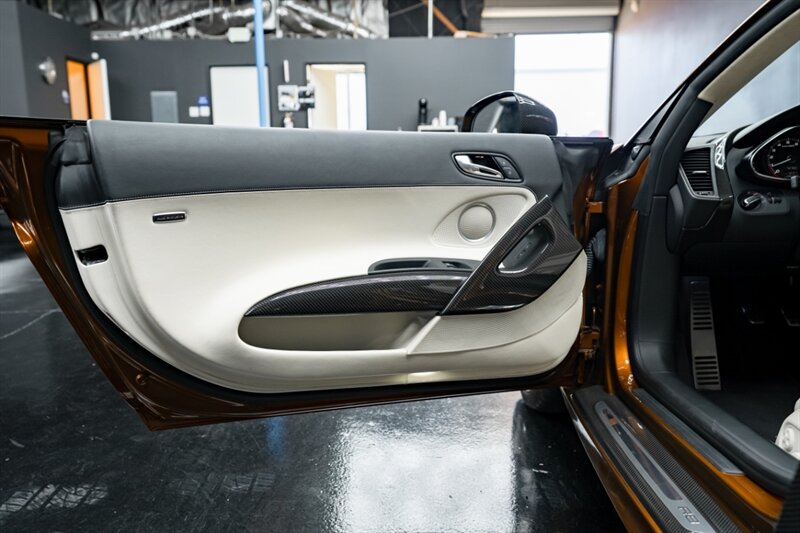 2010 Audi R8 5.2 quattro - Photo 52 - Huntington Beach, CA 92649