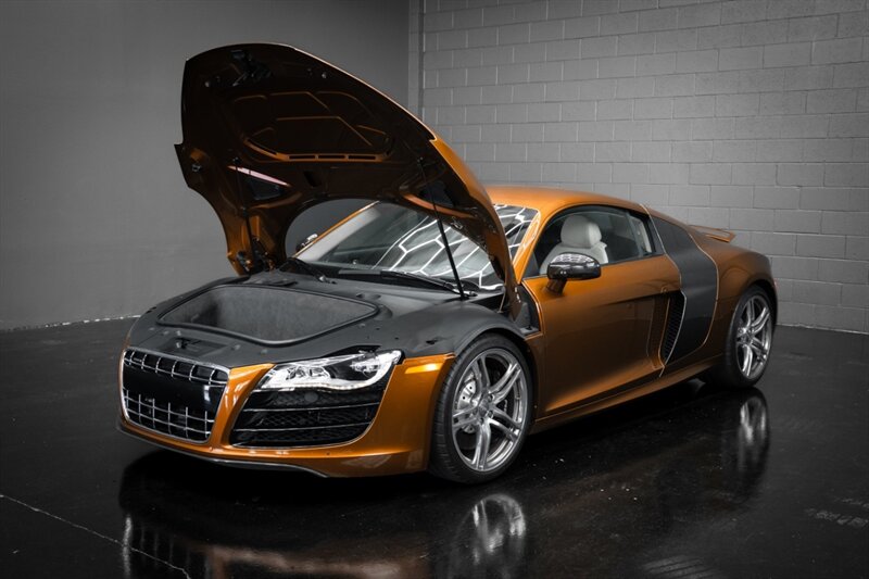 2010 Audi R8 5.2 quattro - Photo 89 - Huntington Beach, CA 92649