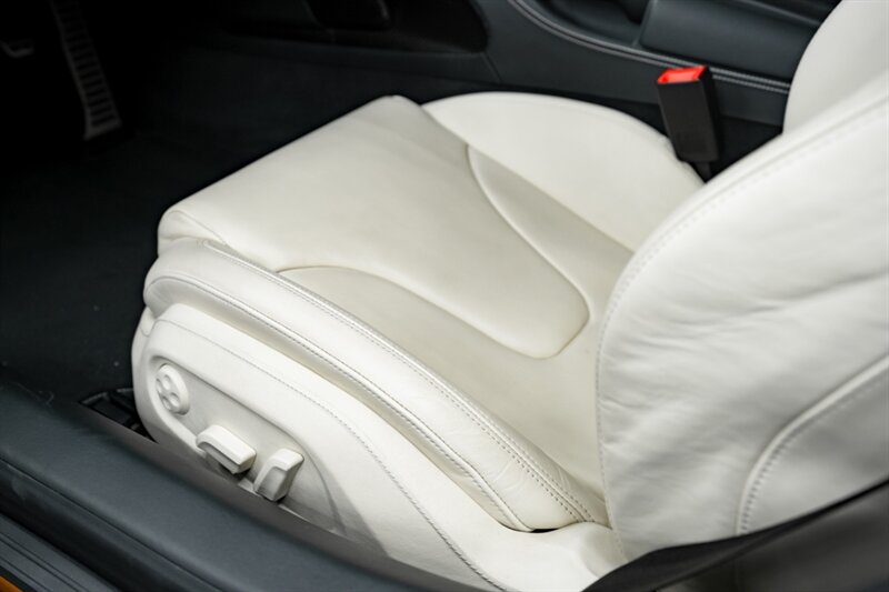 2010 Audi R8 5.2 quattro - Photo 34 - Huntington Beach, CA 92649