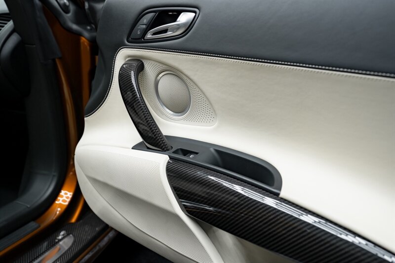 2010 Audi R8 5.2 quattro - Photo 73 - Huntington Beach, CA 92649