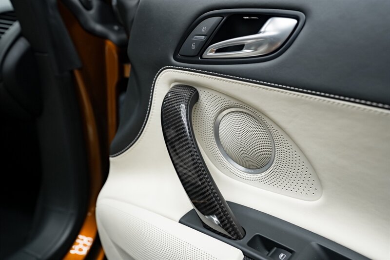 2010 Audi R8 5.2 quattro - Photo 74 - Huntington Beach, CA 92649