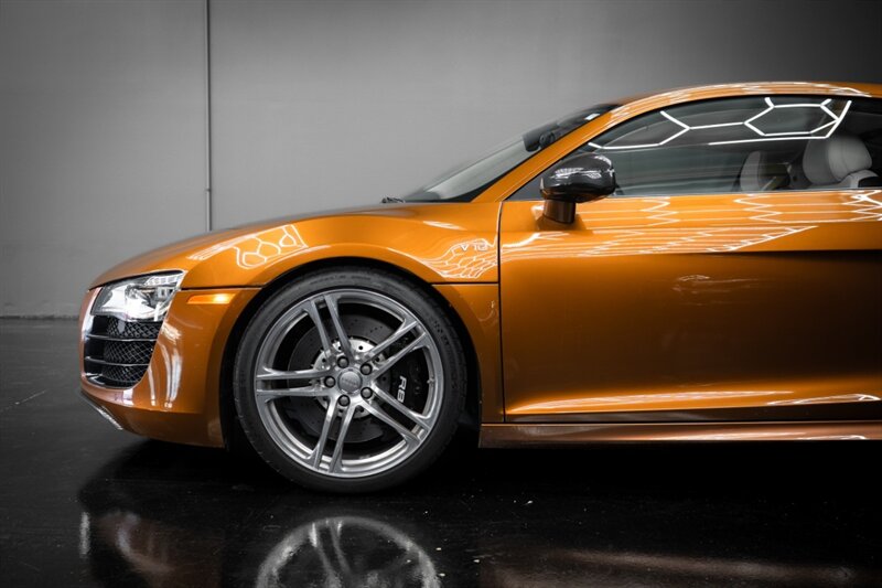2010 Audi R8 5.2 quattro - Photo 6 - Huntington Beach, CA 92649