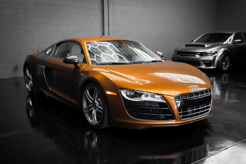 2010 Audi R8 5.2 quattro - Photo 4 - Huntington Beach, CA 92649