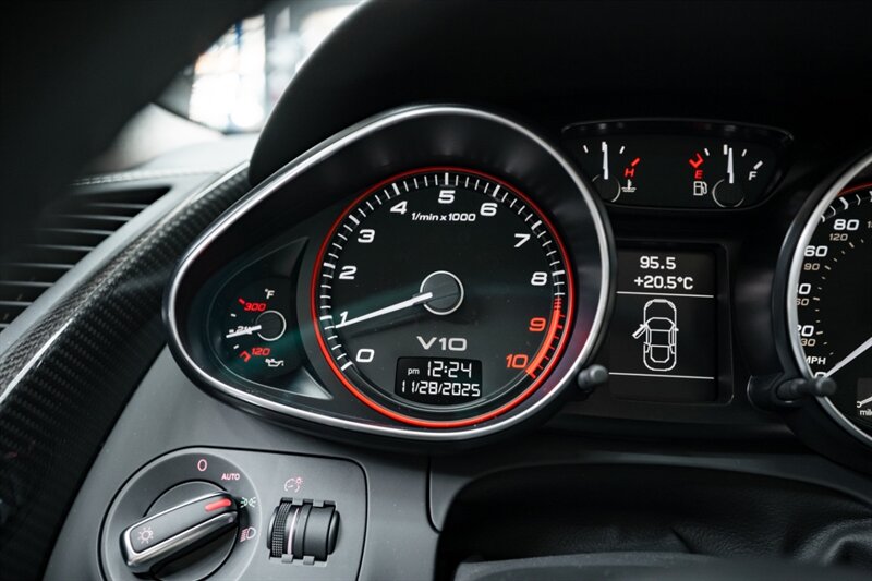 2010 Audi R8 5.2 quattro - Photo 42 - Huntington Beach, CA 92649