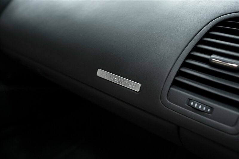 2010 Audi R8 5.2 quattro - Photo 65 - Huntington Beach, CA 92649