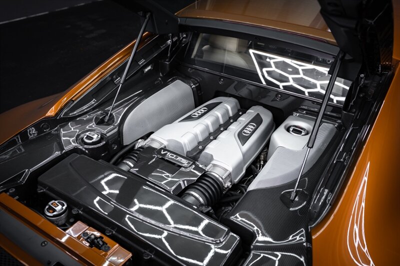 2010 Audi R8 5.2 quattro - Photo 77 - Huntington Beach, CA 92649