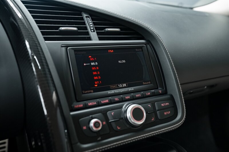 2010 Audi R8 5.2 quattro - Photo 50 - Huntington Beach, CA 92649