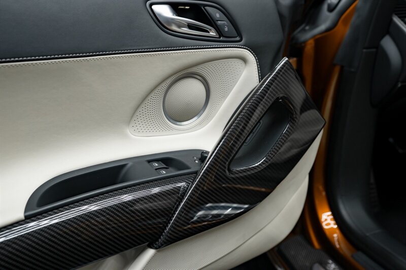 2010 Audi R8 5.2 quattro - Photo 53 - Huntington Beach, CA 92649