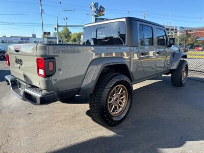 2022 Jeep Gladiator Sport   - Photo 3 - Longview, WA 98632