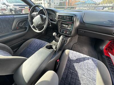 2001 Chevrolet Camaro - Photo 6 - Longview, WA 98632