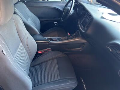 2017 Dodge Challenger SXT   - Photo 11 - Los Angeles, CA 90022