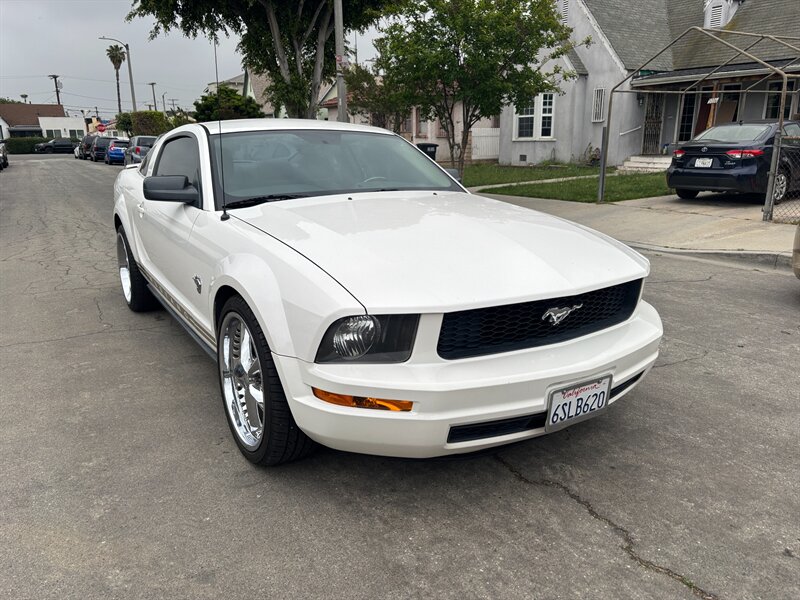 2009 Ford Mustang V6  
