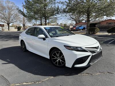 2021 Toyota Camry SE   - Photo 2 - Albuquerque, NM 87110